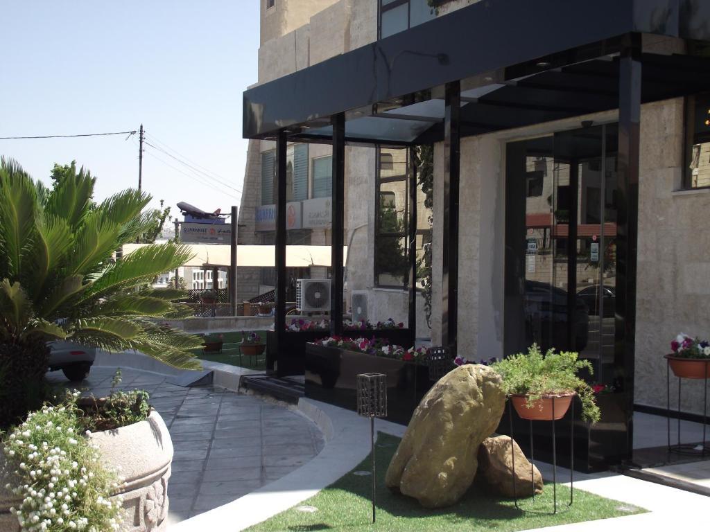 Crystal Suites Amman Ngoại thất bức ảnh